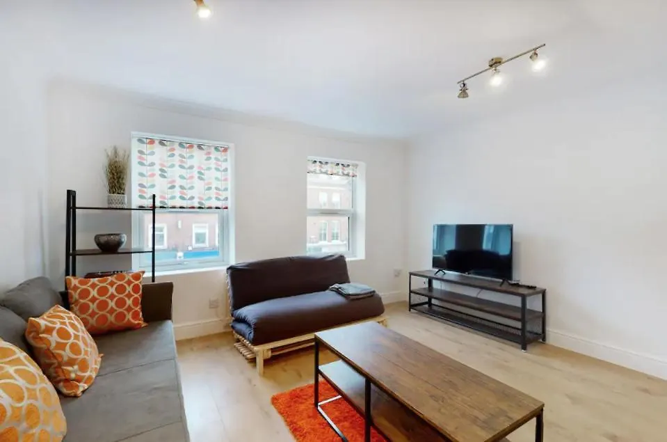 Apartment Modern Split Level 1 Bedroom Flat In Aldgate London