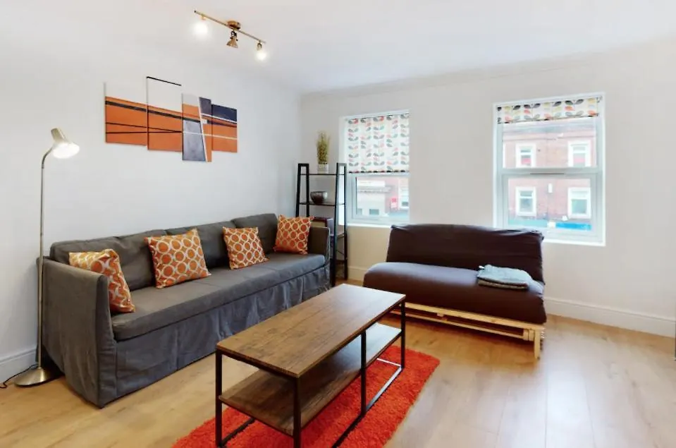 Modern Split Level 1 Bedroom Flat In Aldgate London 0*,  United Kingdom